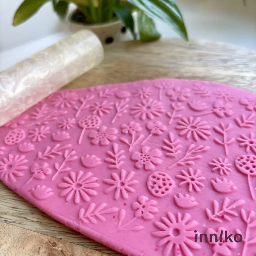 Váleček se vzorem | Luční květiny