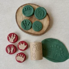 Sada tiskátek s válečkem | Dinosauří stopy