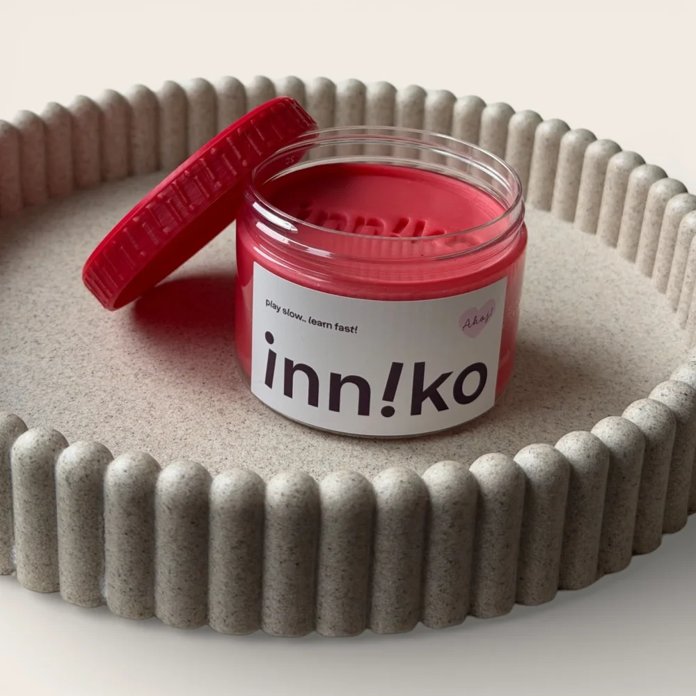 Sviatočná červená modelína – detail